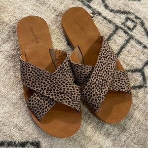 Women’s Universal Thread sandals